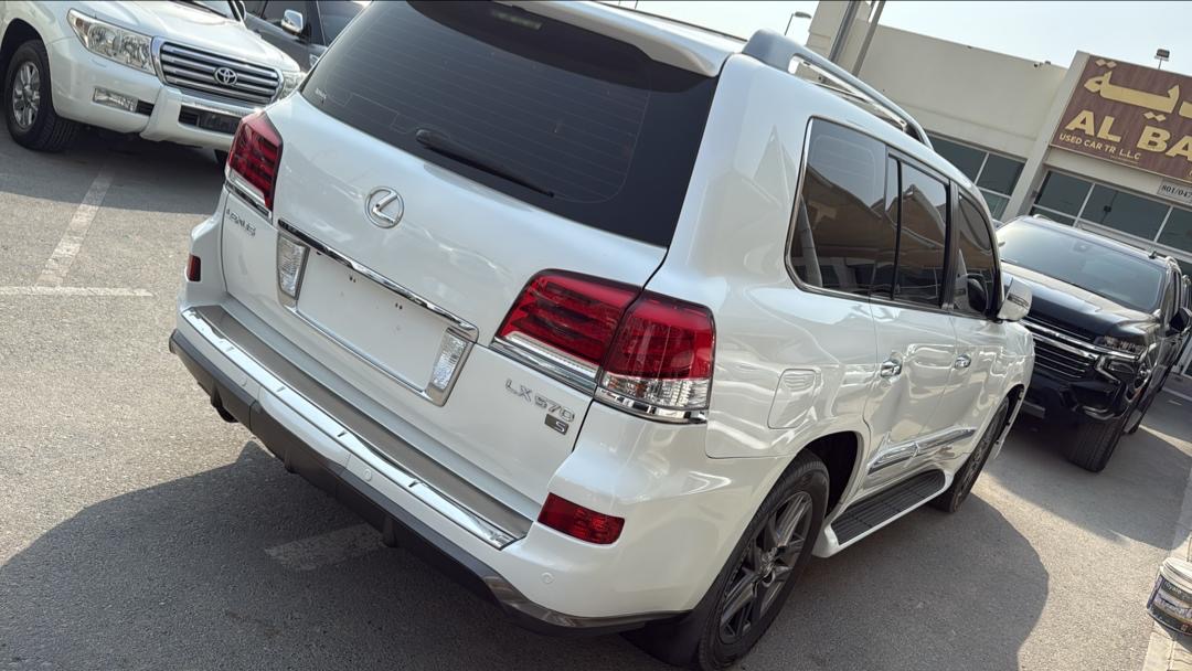 لکسوس LX 570