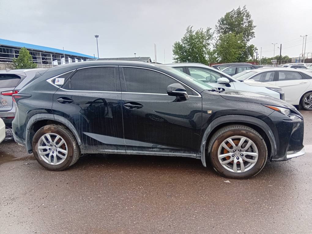 لکسوس NX200t F Sport